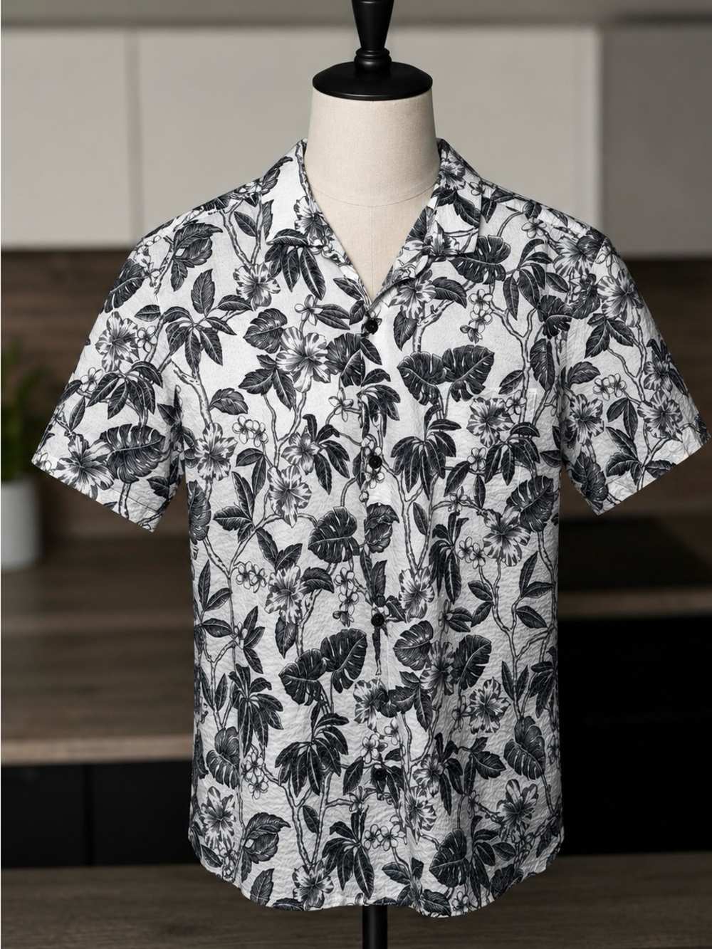 Tori Richard Gray Aloha Shirt Made From 100% Cotton Woven Button-Up Shirt